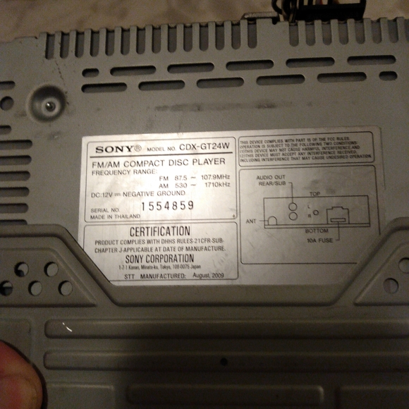 Sony CDX-GT24W Vintage CD player - Picture 4 of 7